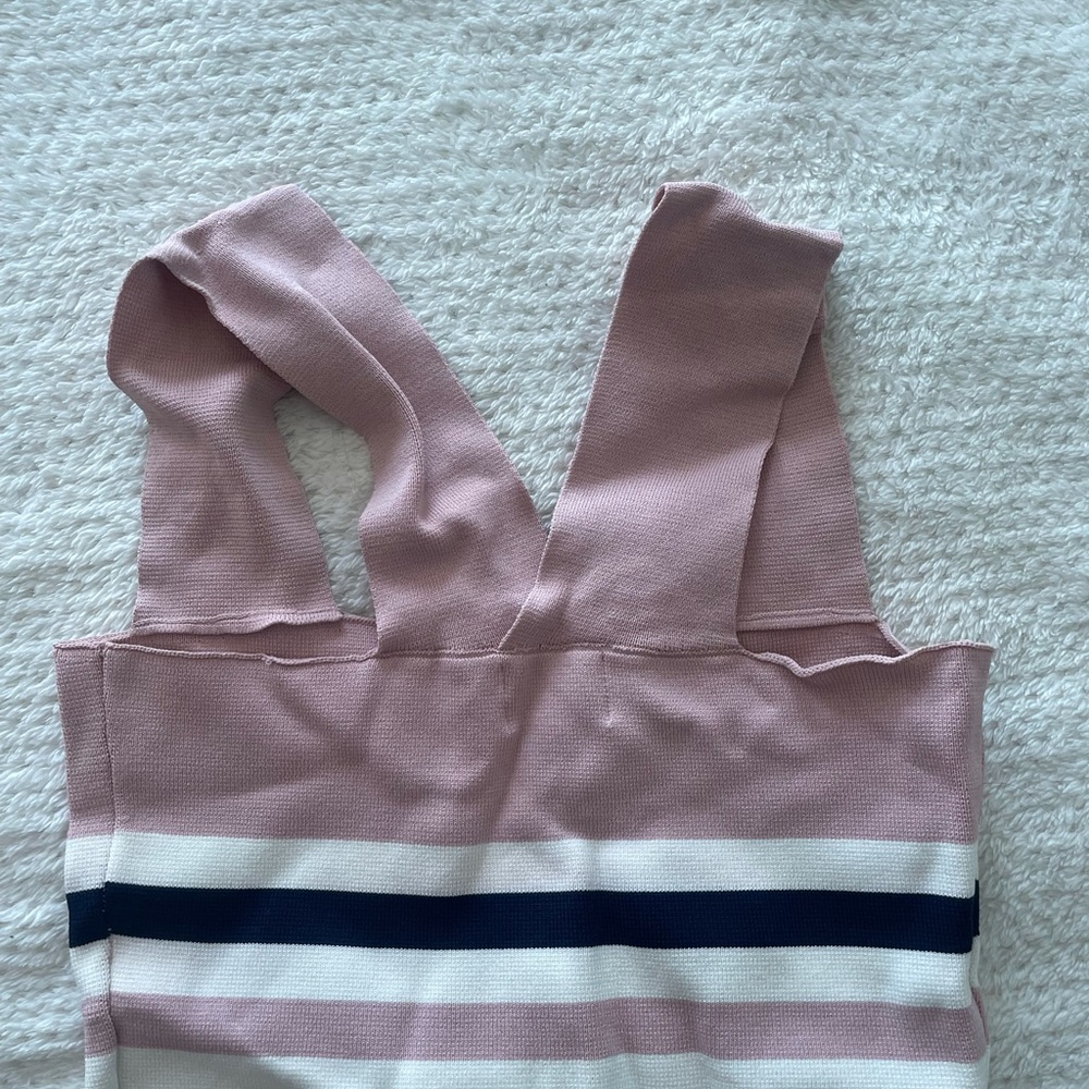 LF SEEK THE LABEL PINK CROP TOP Xs